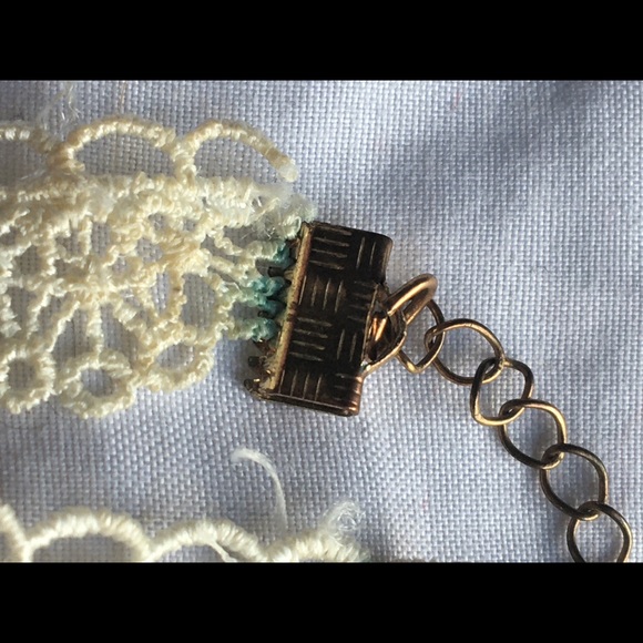 White Lace Choker - Picture 7 of 7